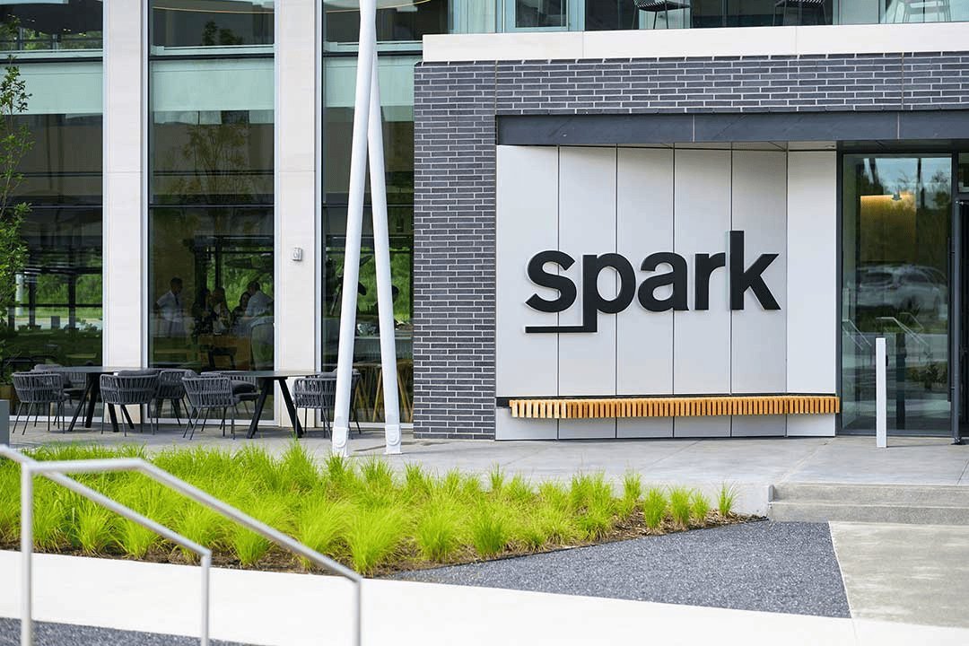 Обемни Букви Spark